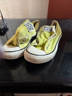 Converse All Star Low-Top Sneakers in Yellow green Shoe strings included